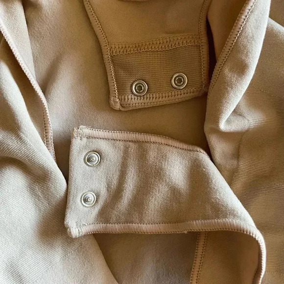 SKIMS Seamless Sculpting
Thong Bodysuit Tan Shapewear SZ 2X/ 3X #1464 - Picture 10 of 13